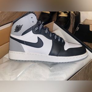 Sold!! Jordan 1 barons size 5.5y / 7 women’s